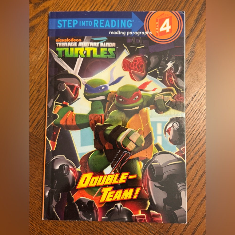 2 level 4 Ninja Turtles readers